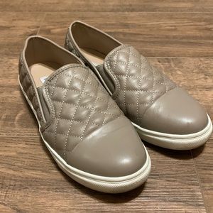 STEVE MADDEN slip ons